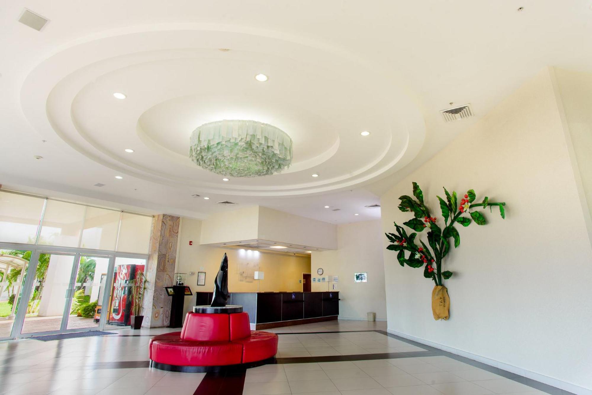 Express By Ihg Hotel 4*