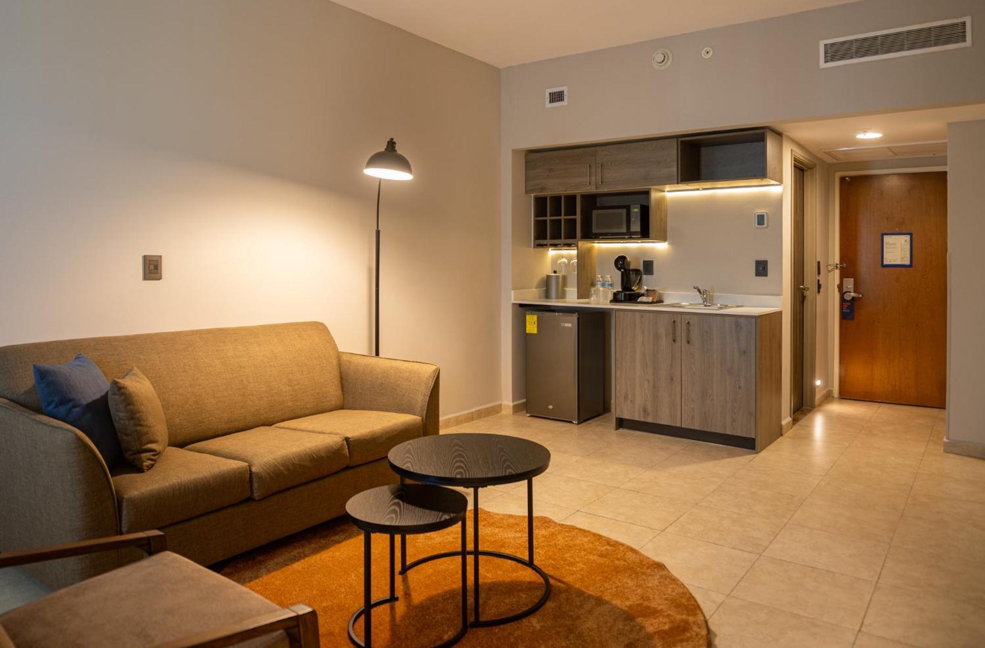 Express By Ihg Hotel